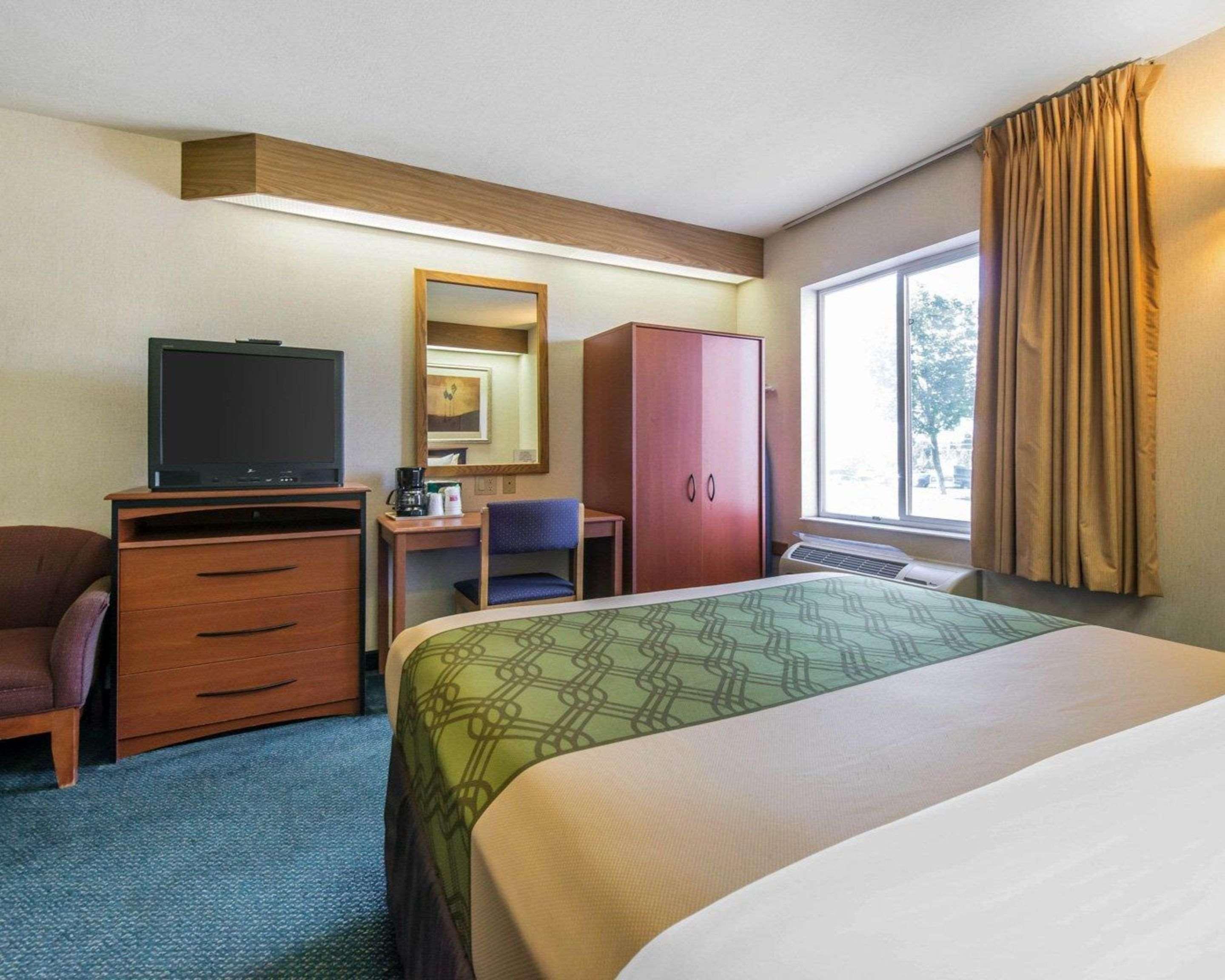 Econo Lodge North Academy Colorado Springs Dış mekan fotoğraf