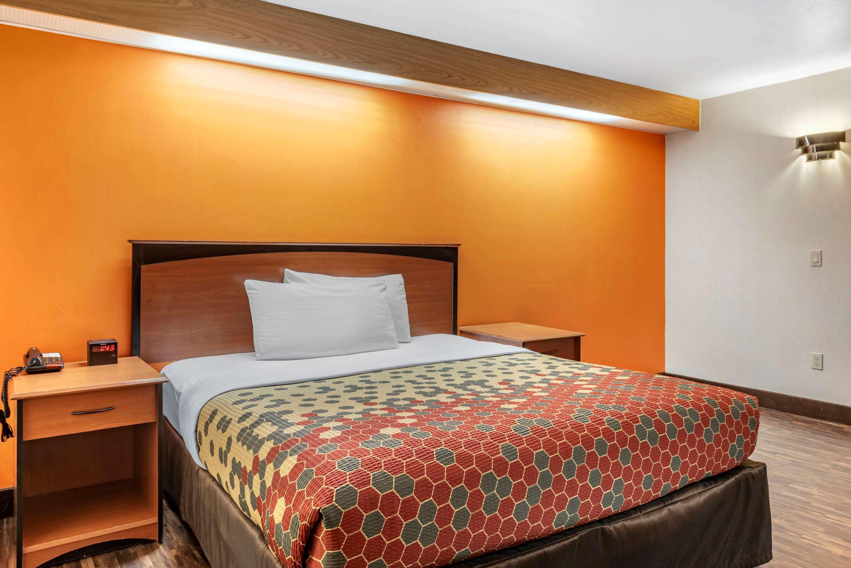 Econo Lodge North Academy Colorado Springs Dış mekan fotoğraf