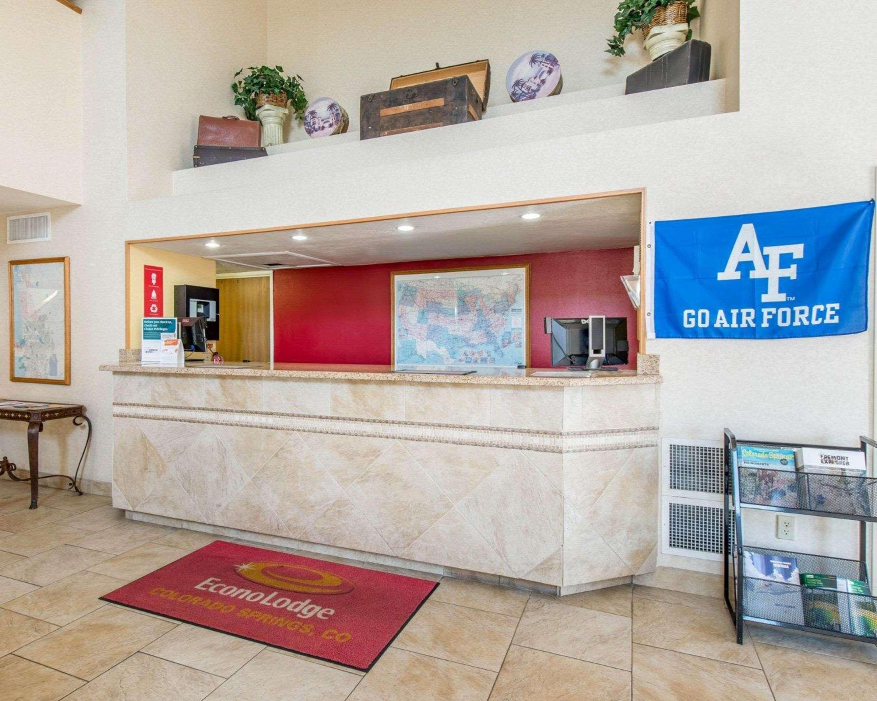 Econo Lodge North Academy Colorado Springs Dış mekan fotoğraf