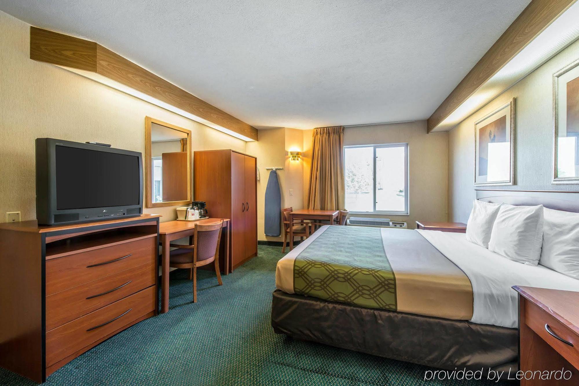Econo Lodge North Academy Colorado Springs Dış mekan fotoğraf