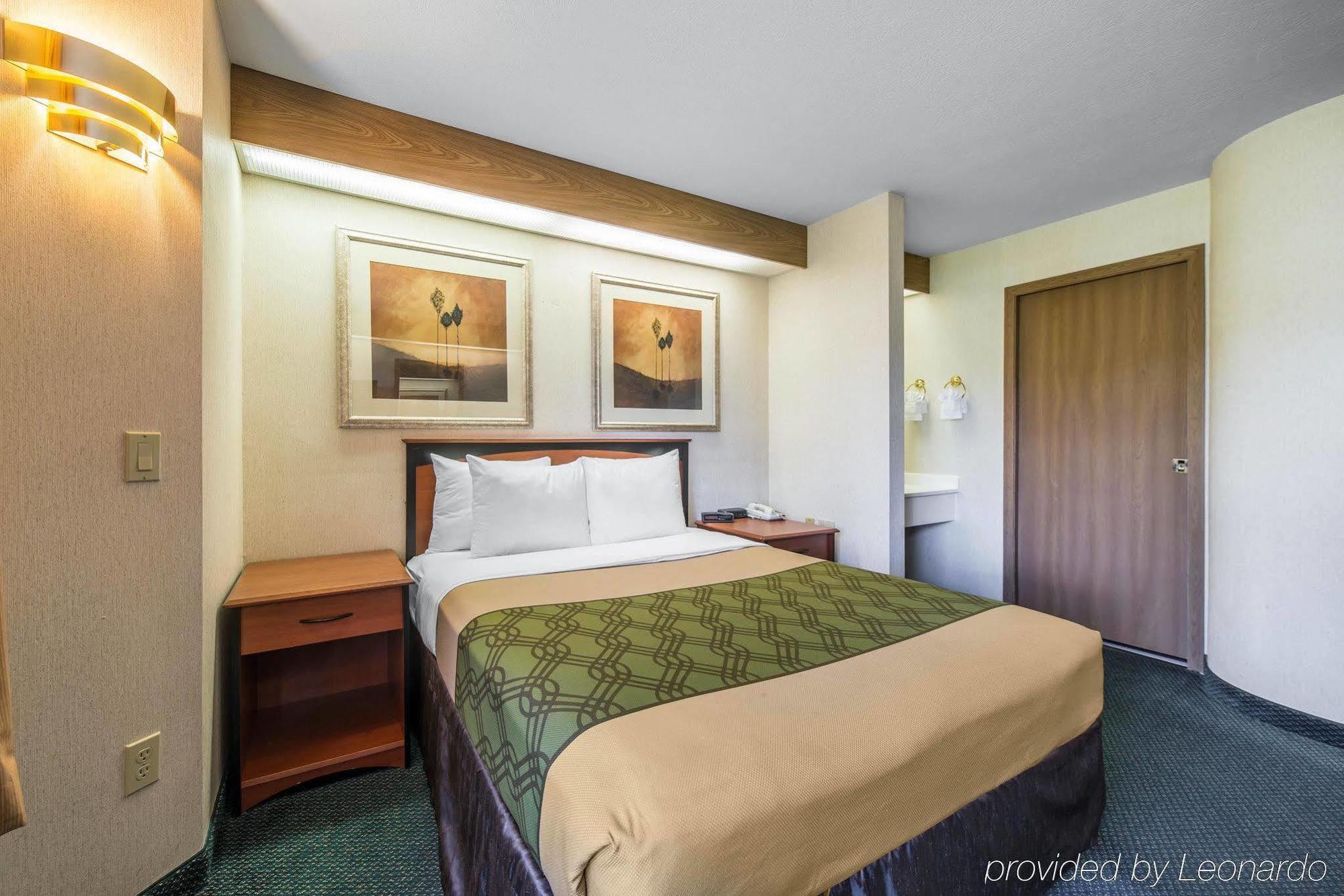 Econo Lodge North Academy Colorado Springs Dış mekan fotoğraf